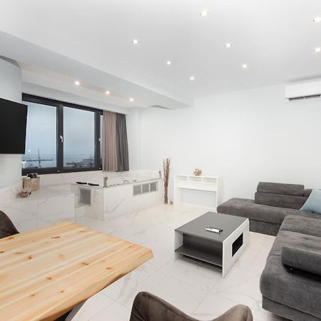 Sea & City Luxury Suite Thessaloniki Exterior photo