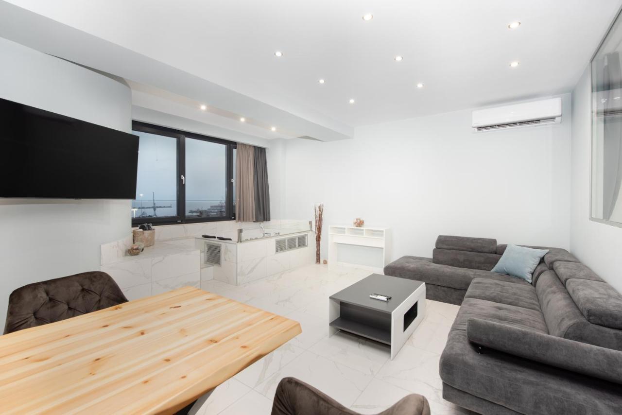 Sea & City Luxury Suite Thessaloniki Exterior photo