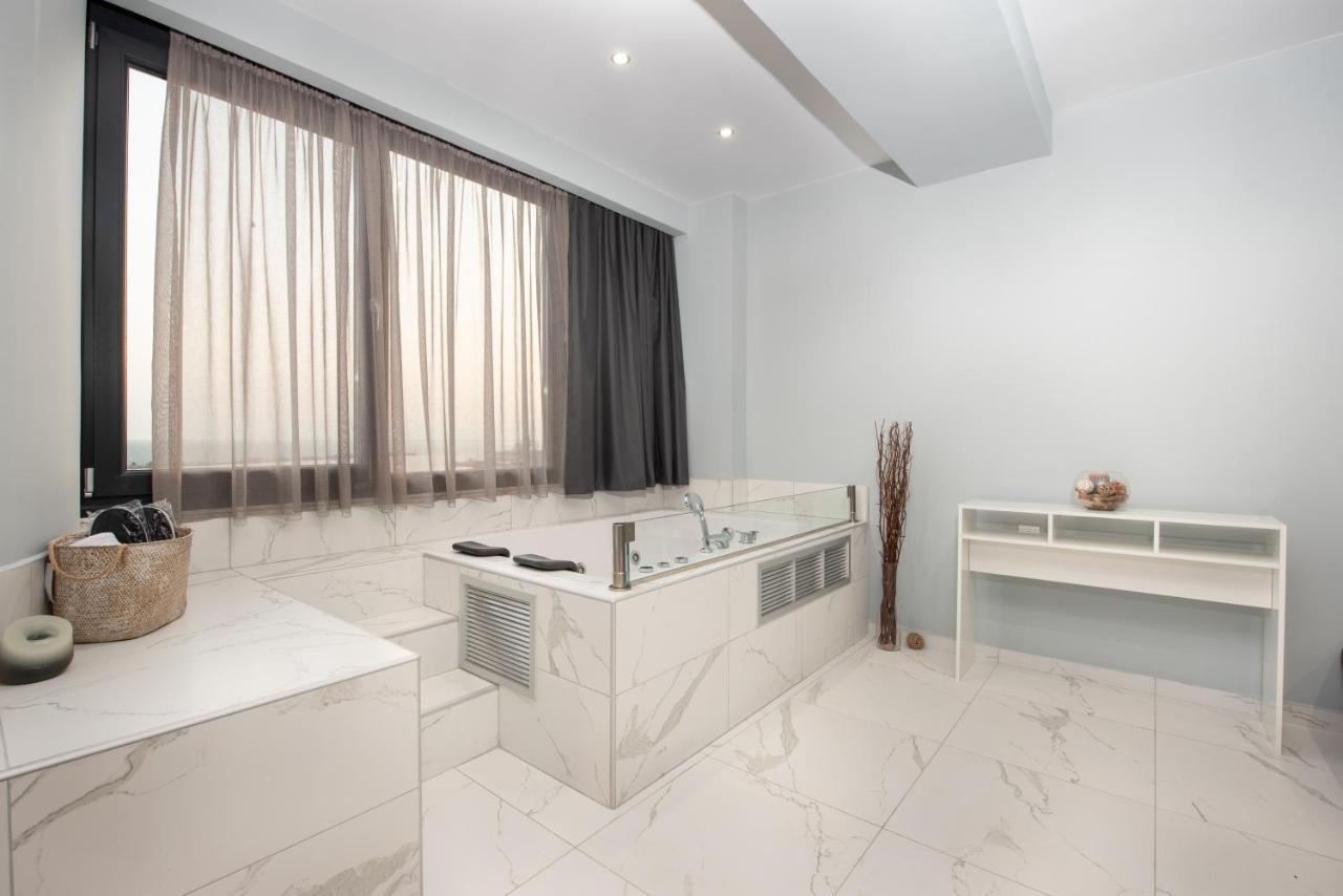 Sea & City Luxury Suite Thessaloniki Exterior photo