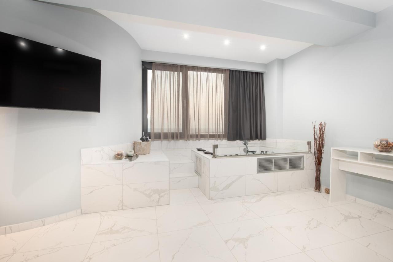 Sea & City Luxury Suite Thessaloniki Exterior photo