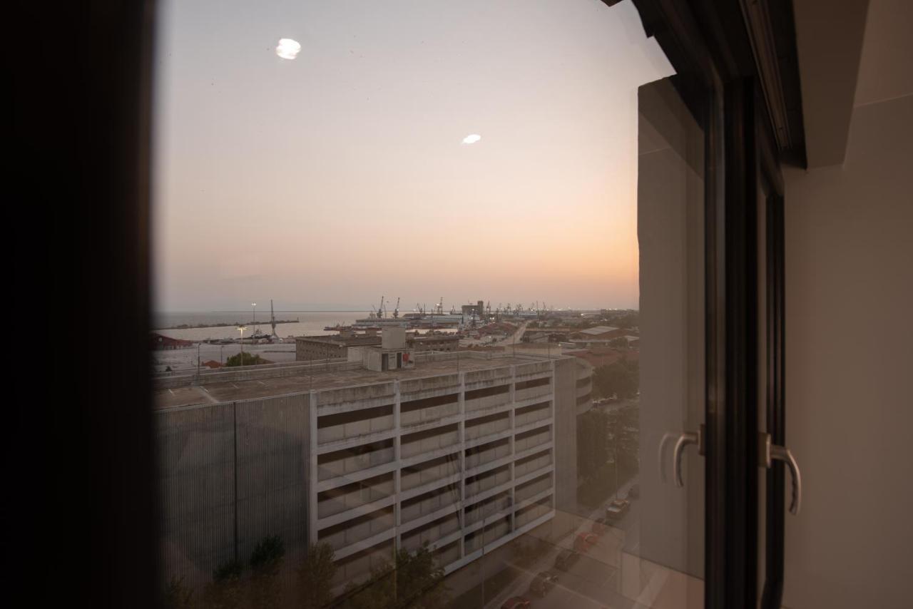 Sea & City Luxury Suite Thessaloniki Exterior photo