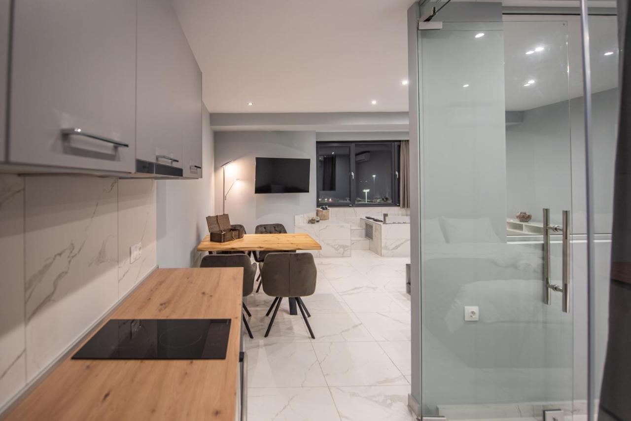Sea & City Luxury Suite Thessaloniki Exterior photo
