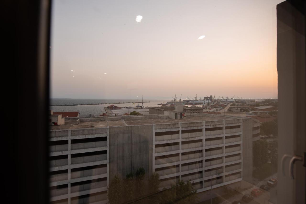 Sea & City Luxury Suite Thessaloniki Exterior photo